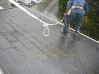 屋根塗装前　　高圧洗浄_f0031037_2127593.jpg