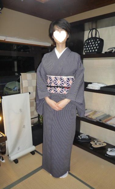 お客様の着こなし・縞の木綿に角出しの帯結び。_f0181251_17563288.jpg