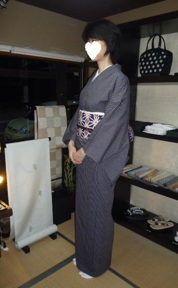 お客様の着こなし・縞の木綿に角出しの帯結び。_f0181251_1823582.jpg