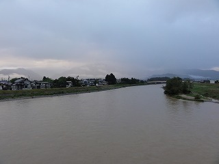 朝から雨です_a0084753_1330328.jpg
