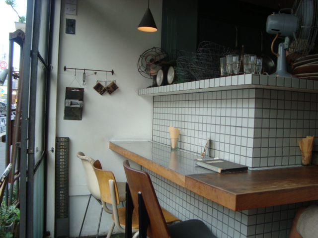 吉祥寺「Sajilo Café サジロカフェ」へ行く。_f0232060_34547.jpg