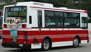 羽後交通の富士重工架装車 新旧_e0030537_1471316.jpg