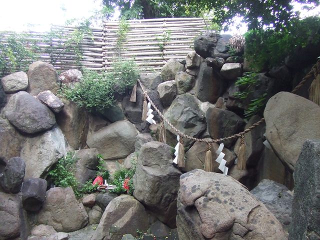 The waterfall, Misogi no Taki in Sumiyoshi Grand Shrine_e0046748_23424529.jpg