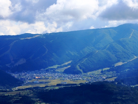 飯山市　信濃平・鷹落山展望台・平丸峠_e0162089_14464798.jpg