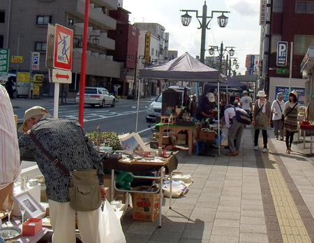恒例月に一度の骨董街道_d0000995_23115059.jpg