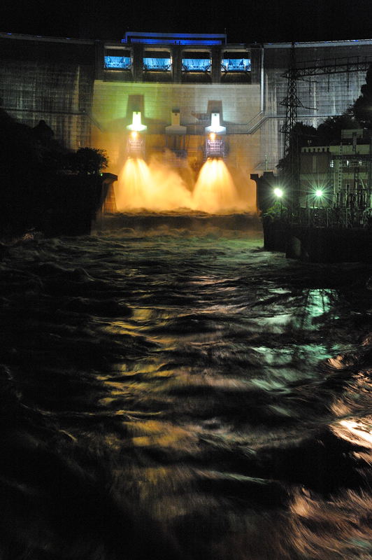 天ヶ瀬ダム・放水ライトアップ_f0032011_19481860.jpg