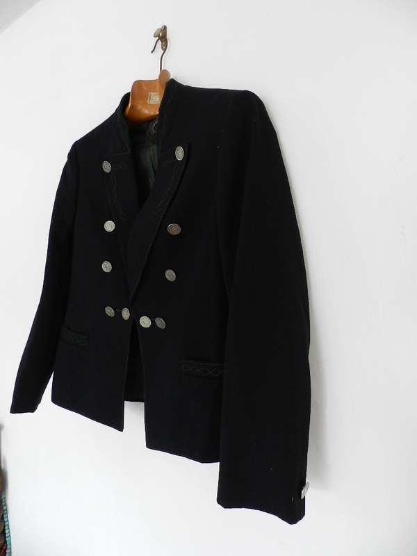 Tirolian jacket_f0226051_1241121.jpg