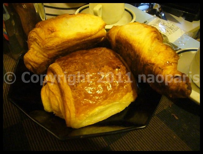 【朝食】日曜日の朝食はMULOTのクロワッサン(PARIS)_a0014299_1993047.jpg