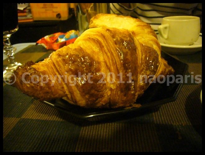 【朝食】日曜日の朝食はMULOTのクロワッサン（PARIS）_a0014299_199524.jpg