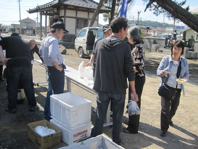 9/27 石巻の松厳寺にて炊き出しを実施しました_f0226686_1802294.jpg