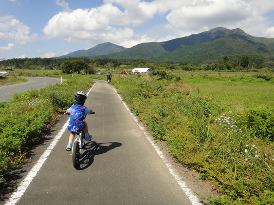 家族でサイクリング_c0132901_20134938.jpg