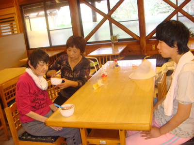 五桂池ふるさと村へ!_a0154110_1653325.jpg
