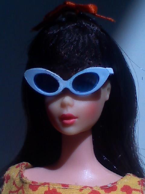 シャネルを纏うバービー達 CHANEL BARBIE : ぁぁ薔薇は赤い菫