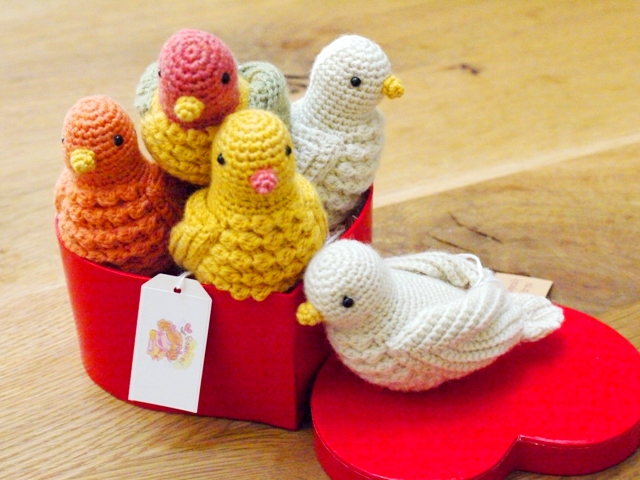 小鳥たちが東北に旅立ちます Crochet A Little