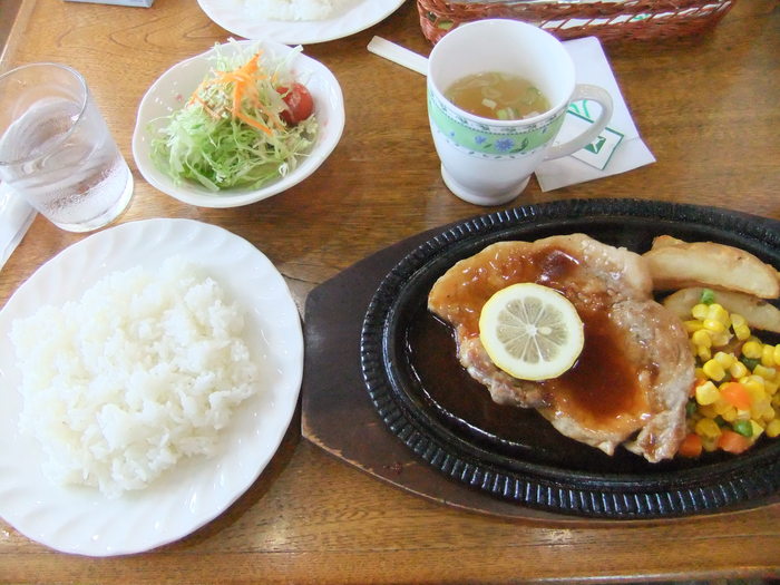 洞爺湖にポークチャップを食べにイコー!!_c0226202_1836920.jpg