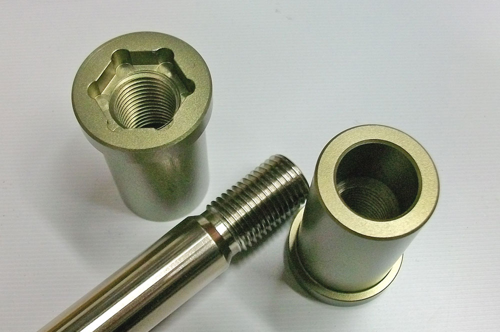 GPZ900Rニンジャ用 ビトーR&D（BITO R&D）クロモリアクスルシャフト