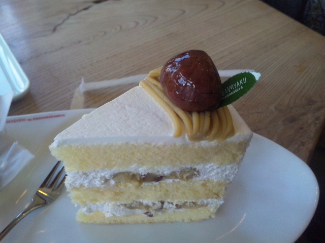 恵那川上屋の栗ケーキ_a0169219_15362829.jpg