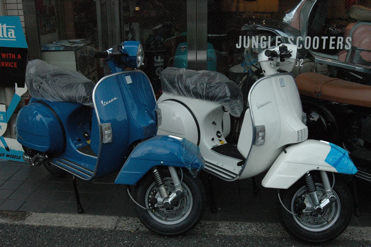 Vespa PX Euro3 箱入り娘到着！ _f0123137_17124545.jpg