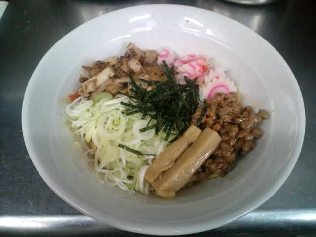 【三ツ矢堂製麺】僕はこの停車駅で、消えた光に再び火を灯す【まかない】_e0173239_19524823.jpg