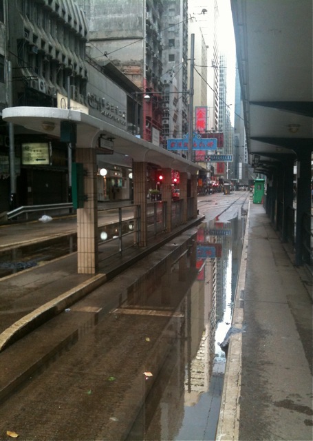 本日の遭遇 in 香港…台風シグナル８_f0229448_10482069.jpg