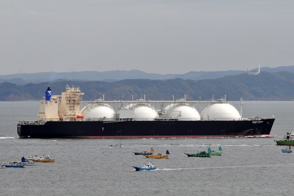 LNG船「ENERGY HORIZON」デビュー!_e0158925_11553397.jpg