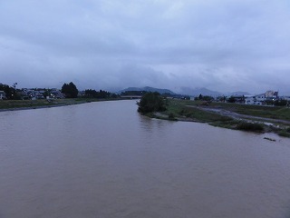 又魚野川の水が濁っています_a0084753_10431944.jpg