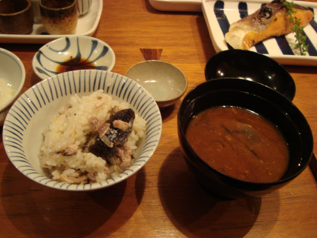 祐天寺「発酵食堂 豆種菌 まめたんきん」へ行く。_f0232060_22445171.jpg