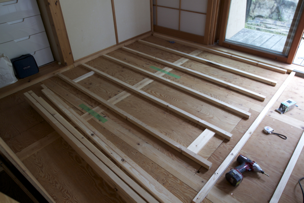 和室を床に Diy Peddyのくまちゃん カメラを持って