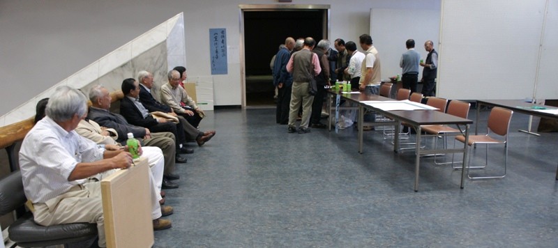 11年10月1日・茨城県芸術祭美術展覧会準備初日作品搬入_c0129671_1814580.jpg