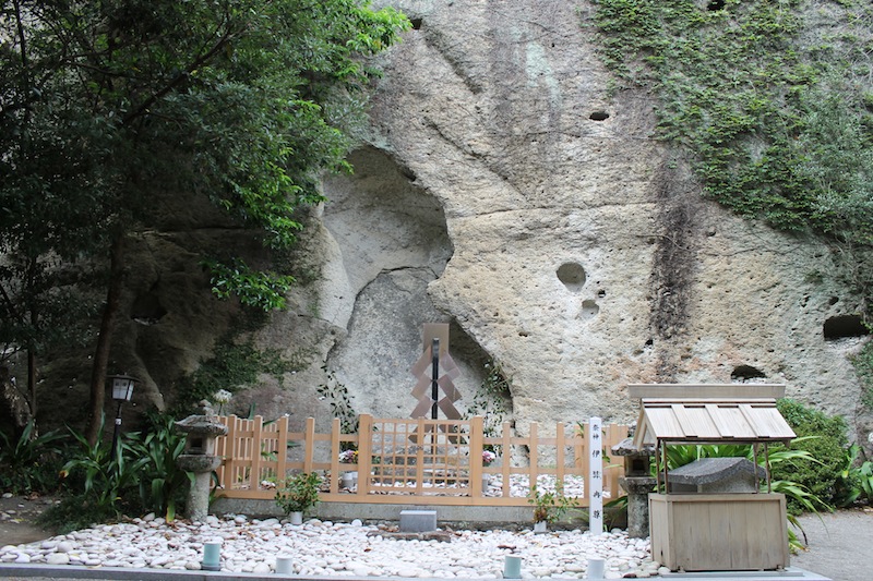 獅子岩から花乃窟神社へ(2011.8.24)_c0173978_1163694.jpg