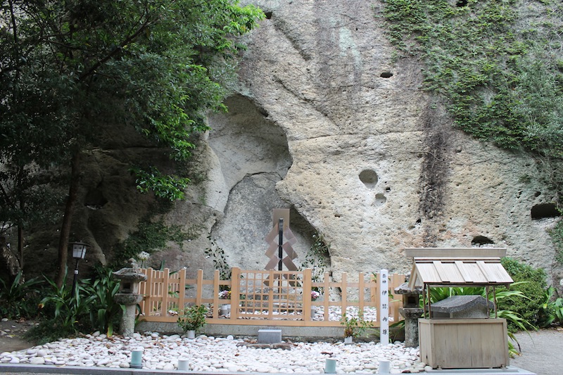 獅子岩から花乃窟神社へ（2011.8.24）_c0173978_1163694.jpg