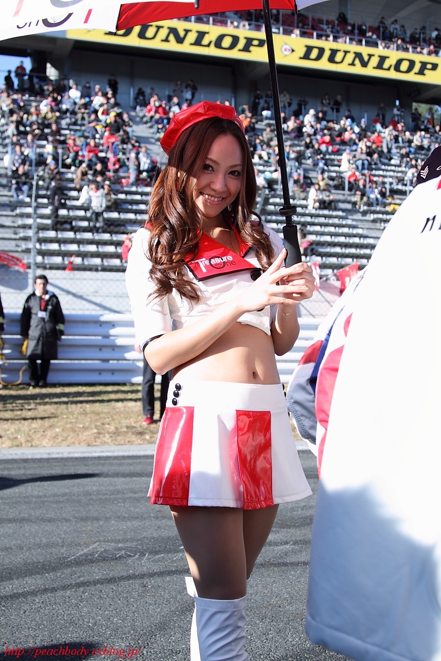 RIRE RACING GIRLS すずきかすみさん_c0215885_9468100.jpg