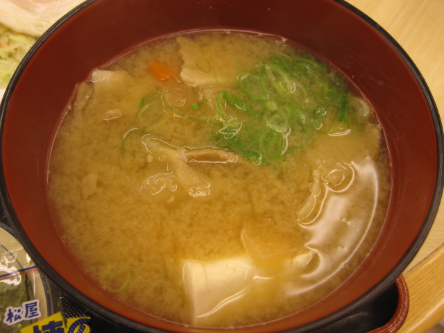 10/2日勤 ソーセージエッグ定食¥390+豚汁変更¥180 = ¥570@松屋_b0042308_22422055.jpg