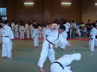 岐阜県少年柔道大会・中央道沿線都市親善柔道大会_d0010630_1742257.jpg