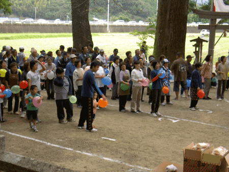 玉木八幡神社秋祭りと『一ノ宮』_e0203037_2228422.gif