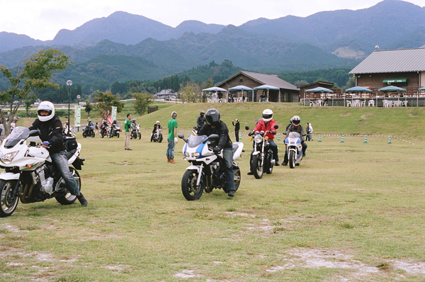 色んなバイクと仲間と。_b0196590_20481882.jpg