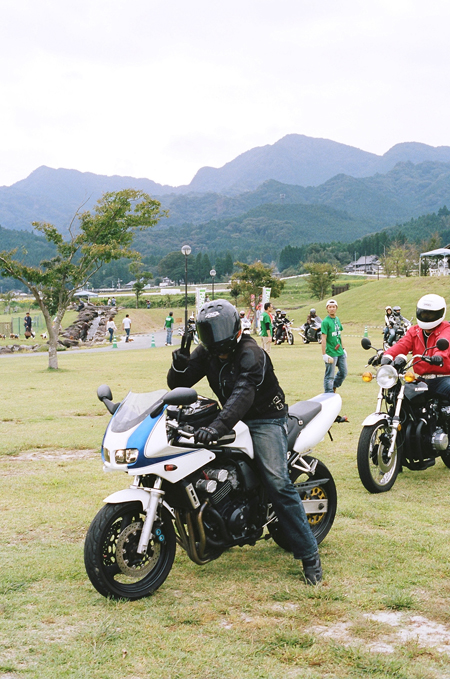 色んなバイクと仲間と。_b0196590_20503995.jpg