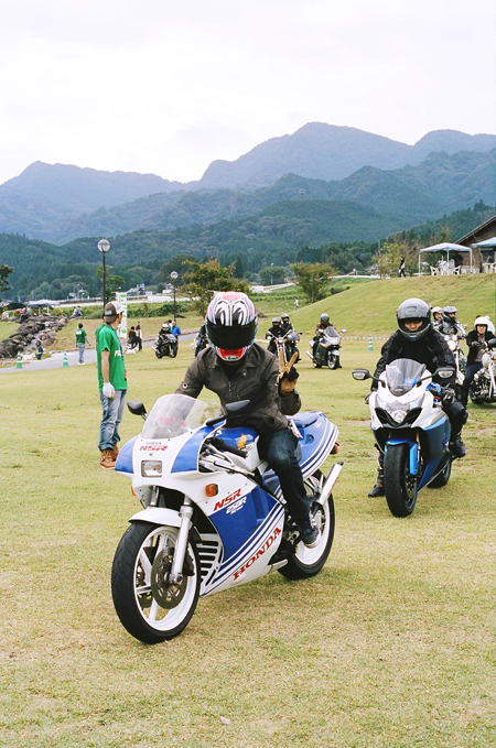 色んなバイクと仲間と。_b0196590_20521583.jpg