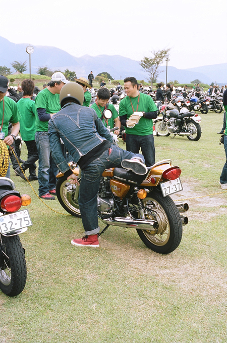 色んなバイクと仲間と。_b0196590_20531496.jpg