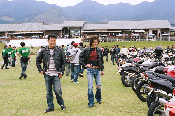 色んなバイクと仲間と。_b0196590_20543174.jpg