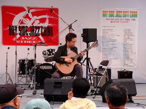 珍しい?南澤大介先生の野外ライブ!_c0137404_0365163.jpg