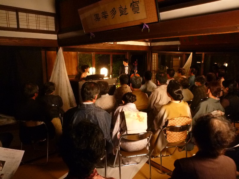 秋の演出 in 光蓮寺さん_f0024708_2242014.jpg