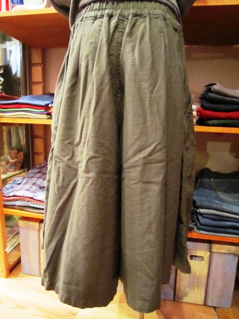 Americana 待望の\"バックサテンキュロットスカート\"入荷!_f0191324_945433.jpg