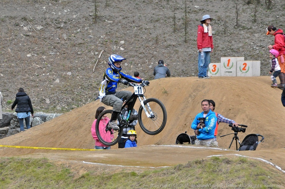 JOSF秩父ラウンドin秩父滝沢サイクルパークVOL16：MTBノービス３０決勝_b0065730_197089.jpg