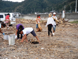 2011年10月片浜BEACH CLEAN（10/2）_a0134746_13585746.jpg