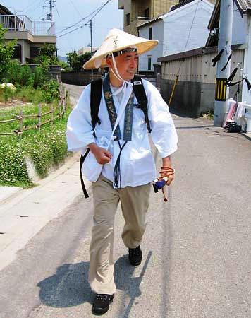 菅前首相、四国お遍路を再開 慰霊、復旧へ祈り_e0223652_19461734.jpg