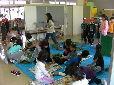 2011年 おとどけアート 稲積小学校 「秋の秘密基地」 小助川裕康_a0062127_16272311.jpg