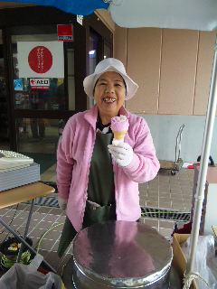 東北ツアー番外編・ババヘラアイス、横手やきそば、いぶりがっこ_a0103940_1345642.jpg