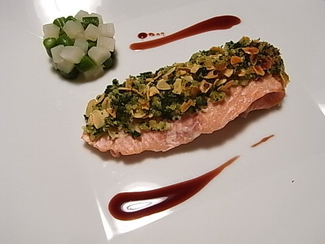 サーモンのブレゼ アーモンドクルート仕立て Wine Salon H サーモンのブレゼ アーモンドクルート仕立て Wine Salon H