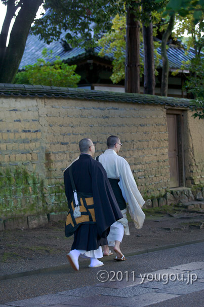 法要の後。東大寺_e0245846_9281011.jpg